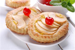Small Apple Pies