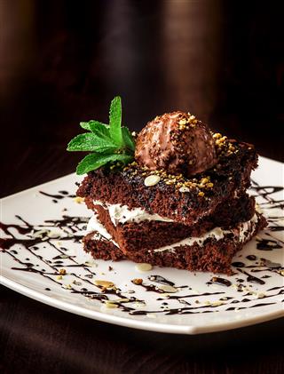 Chocolate Brownie Cake With Icecream