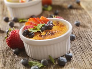 Creme Brulee With Fresh Fruit