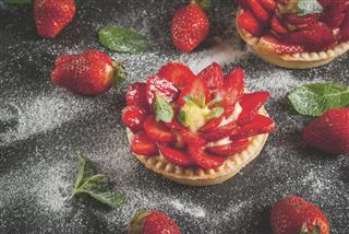 Strawberry Pies With Custard And Mint