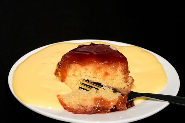 Jam Sponge Pudding With Custard