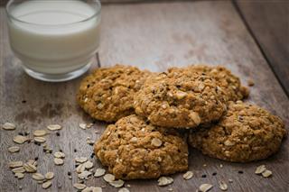 Oatmeal Cookies With Sesame Seeds