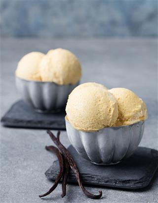 Vanilla Ice Cream With Vanilla Pods