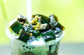 Grass Jelly With Brown Sugar
