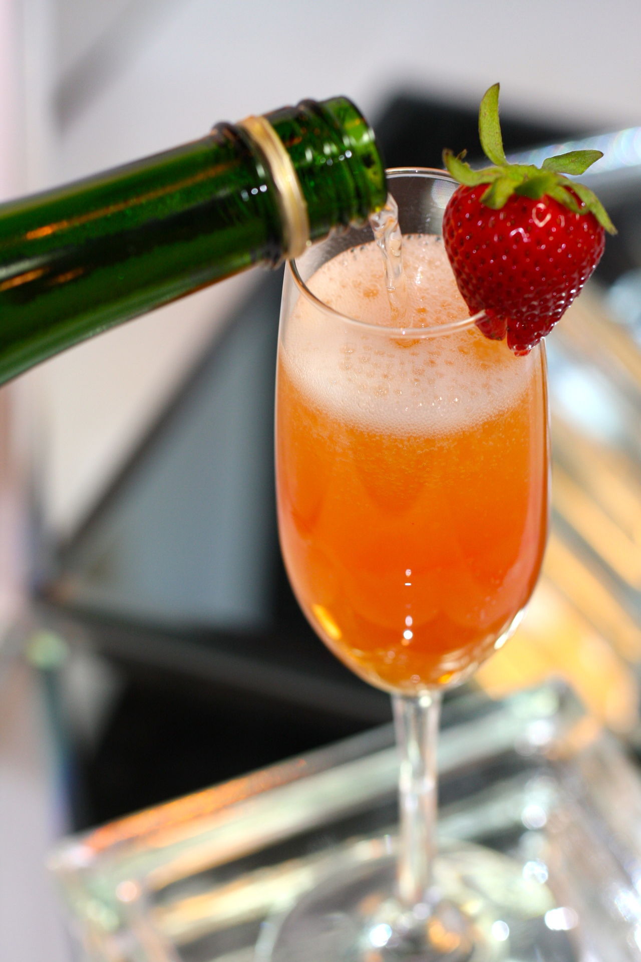 9 Frozen Bellini Recipes That are More Than Just Awesome
