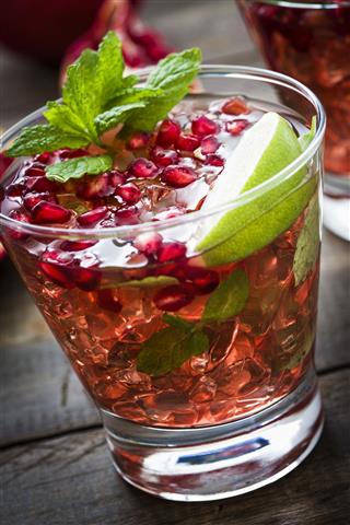 Pomegranate Mojito With Mint And Ice