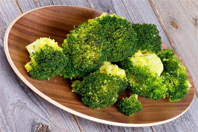 Crunchy Boiled Broccoli