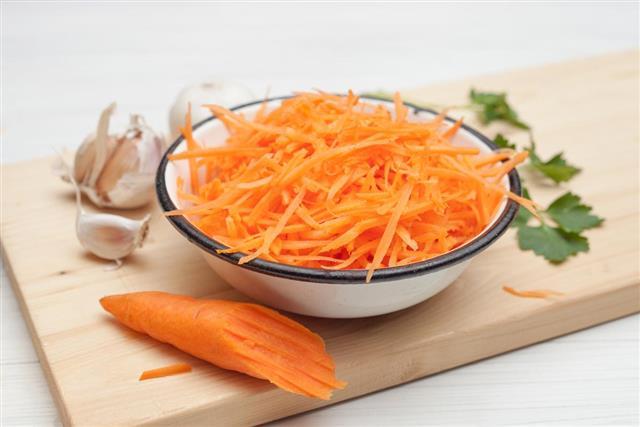 Carrot, grated carrots