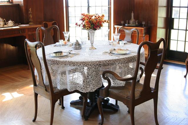 Formal Country Dining Room