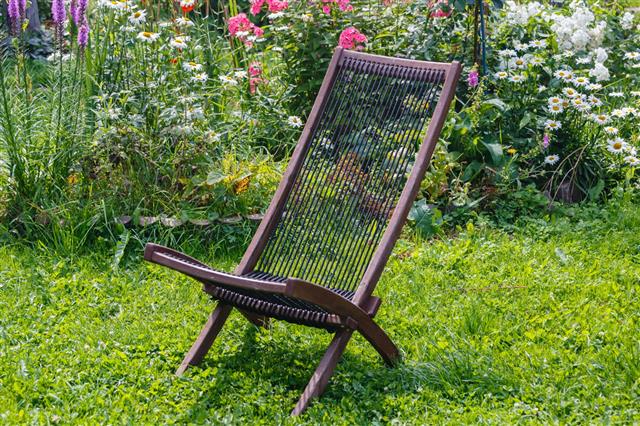 Lawn Chair Webbing Repair Replacement And Myriad Other Tips Gardenerdy - Patio Chair Repair Straps