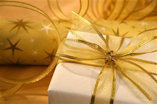 Golden Wrapping gift