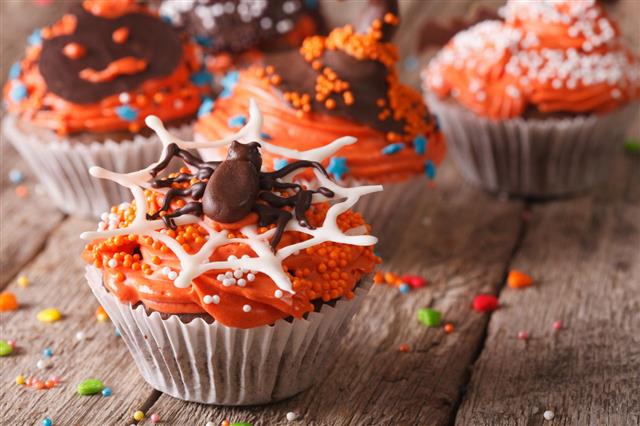 Funny Colorful Halloween Cupcakes