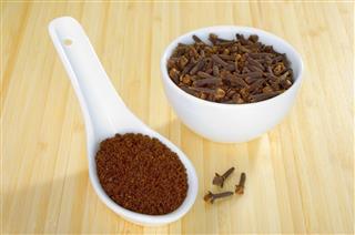 Cloves Whole And Ground