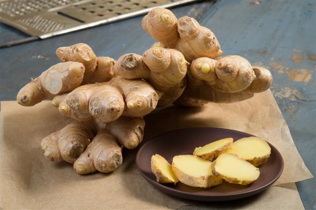 Whole Ginger And Slices