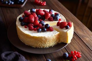 Winter Berry Fruit Cheesecake