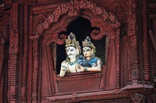 Shiva And Parvati Statue