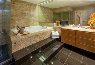 Upscale Hotel Bath