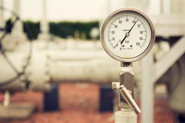 Manometer Measuring High Pressure Natural Gas