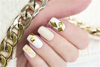 Manicure with gold