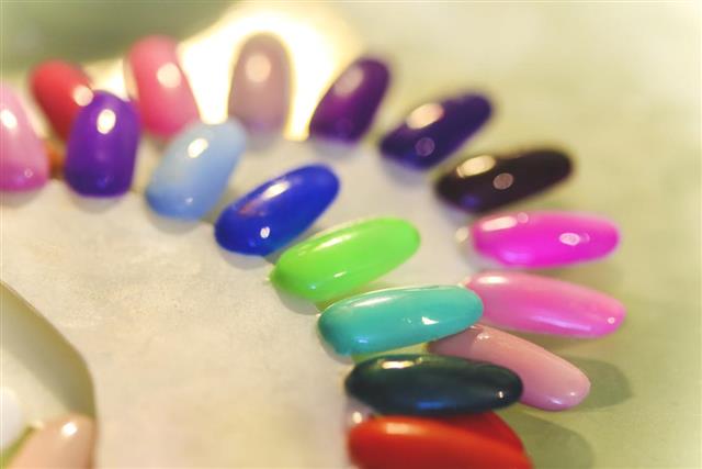 Colorful artificial nails