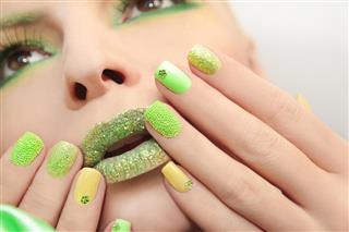 Green yellow manicure