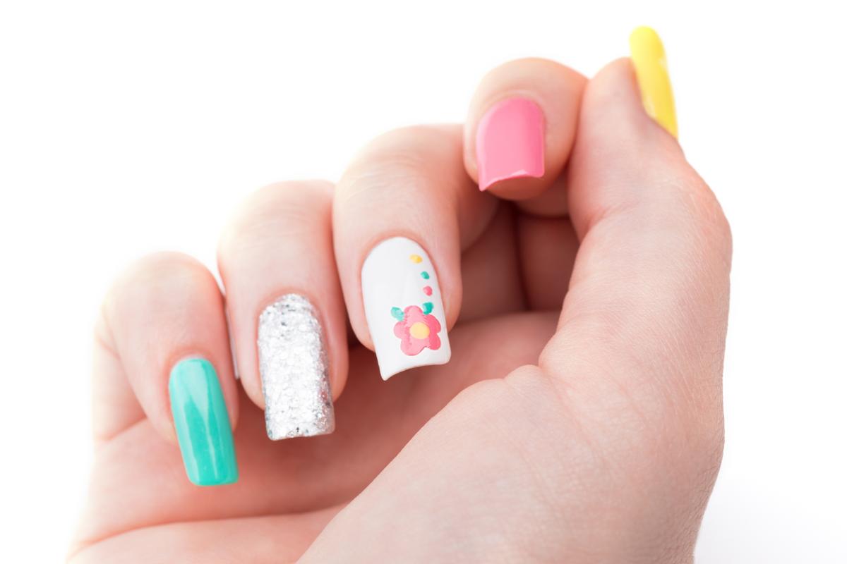 Acrylic Nails Vs. Gel Nails - Let's Dissect Each Difference - Nail Art Mag