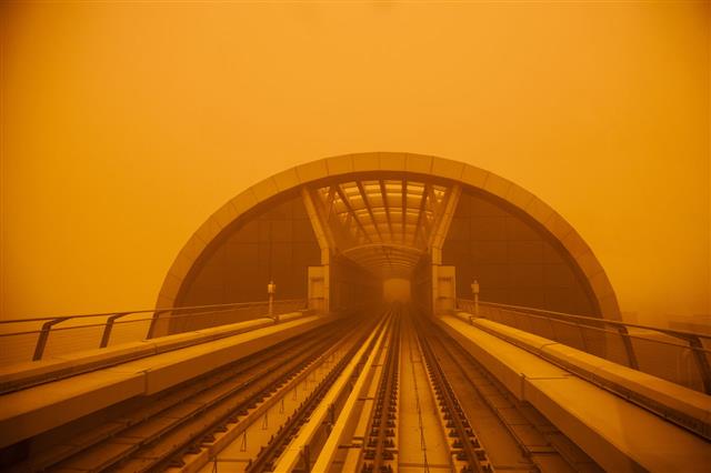 Dubai Metro During An Huge Sandstorm