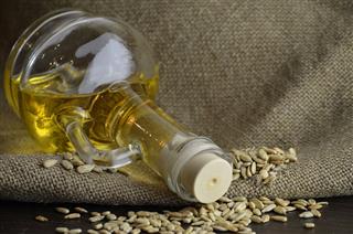 sunflower oil with seeds