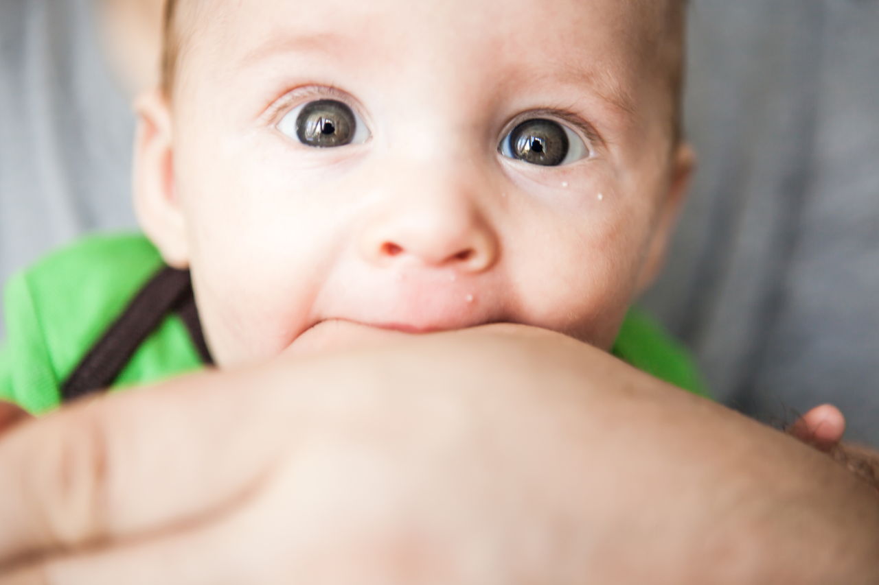 When do Babies Start Teething? Apt Parenting