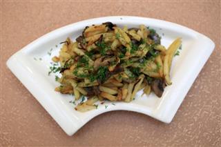 Fried Potatoes With Mushrooms