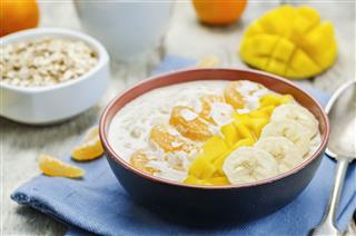 Oatmeal With Mango