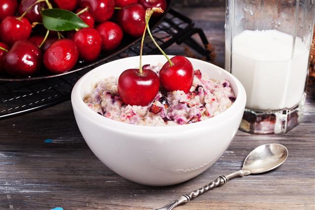 Oatmeal Porridge With Cherry