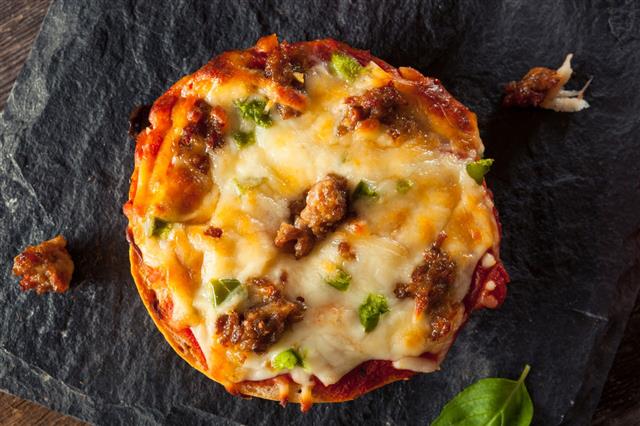 Sausage And Pepper Pizza Bagels