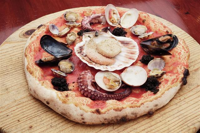 Seafood Pizza Italian Style