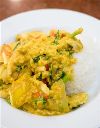 Stir Fried Crab Meat With Curry