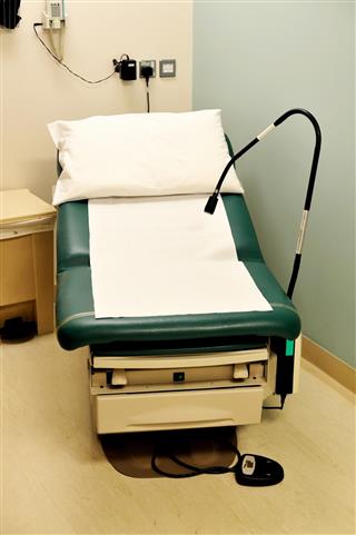Clinical bed