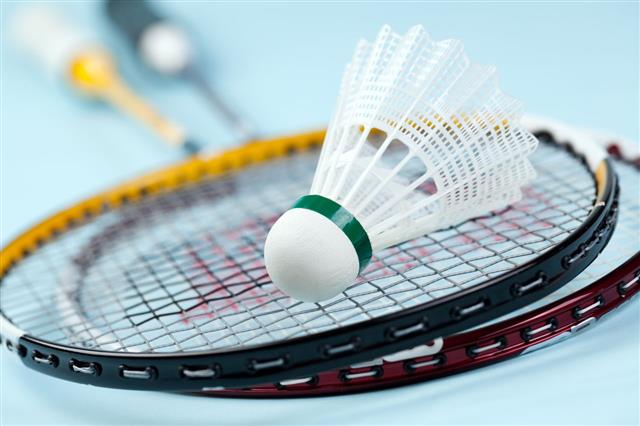 Badminton Rackets With Shuttlecock