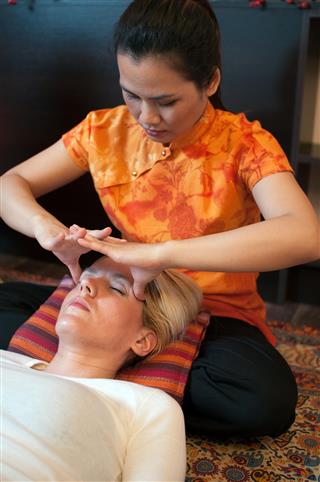 Thai Head Massage
