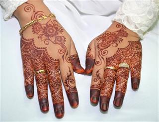 Henna tattoo and bracelet