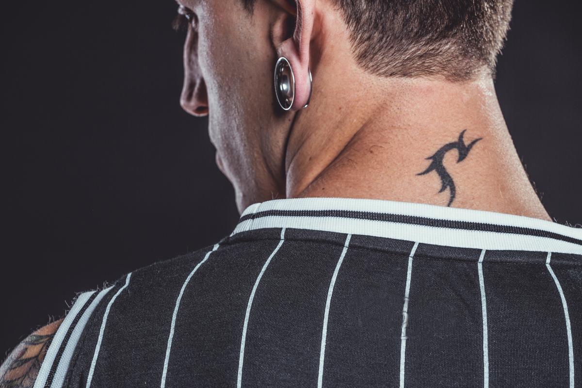 Wondering if Back of the Neck Tattoos are Painful? Think No More -  Thoughtful Tattoos