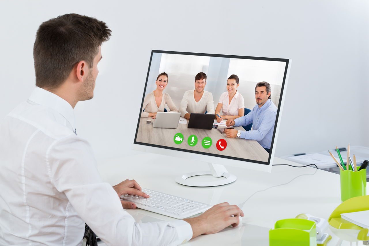 Chatting in Free Live Webcam Video Chat Rooms - Tech Spirited