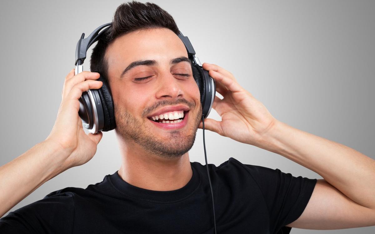 Best Noise Canceling Headphones Under $100
