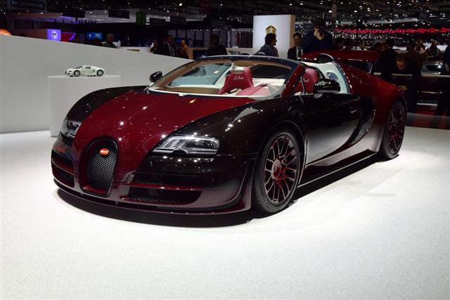 Bugatti Veyron on the motor show
