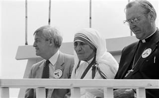 Mother Teresa with Alberta Premier Peter Laughed