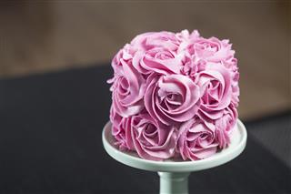 Gourmet cake decorated with pink roses
