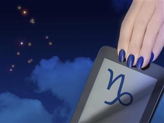 Capricorn blue nails