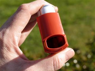 Asthma inhaler horizontal
