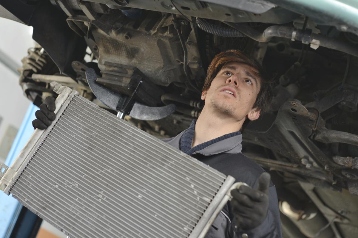 how-much-does-it-cost-to-fix-a-leaky-car-radiator-wheelzine