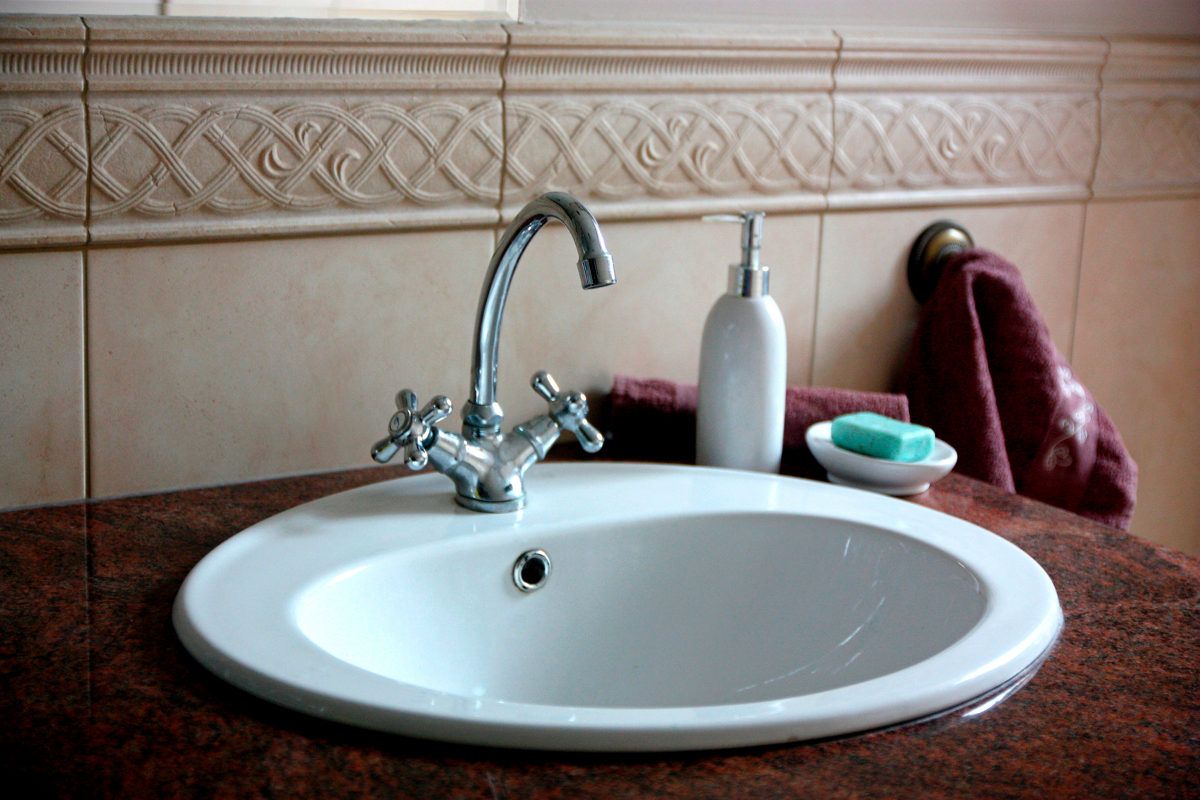  Bathroom  Sinks  for Small  Spaces Decor Dezine