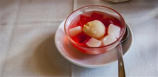 Lychee coconut jelly and jelly in syrup